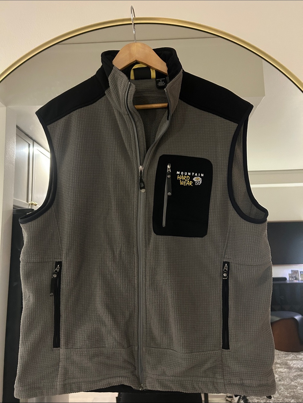 Mountain Hardwear Gray and Black Men's Fleece Vest